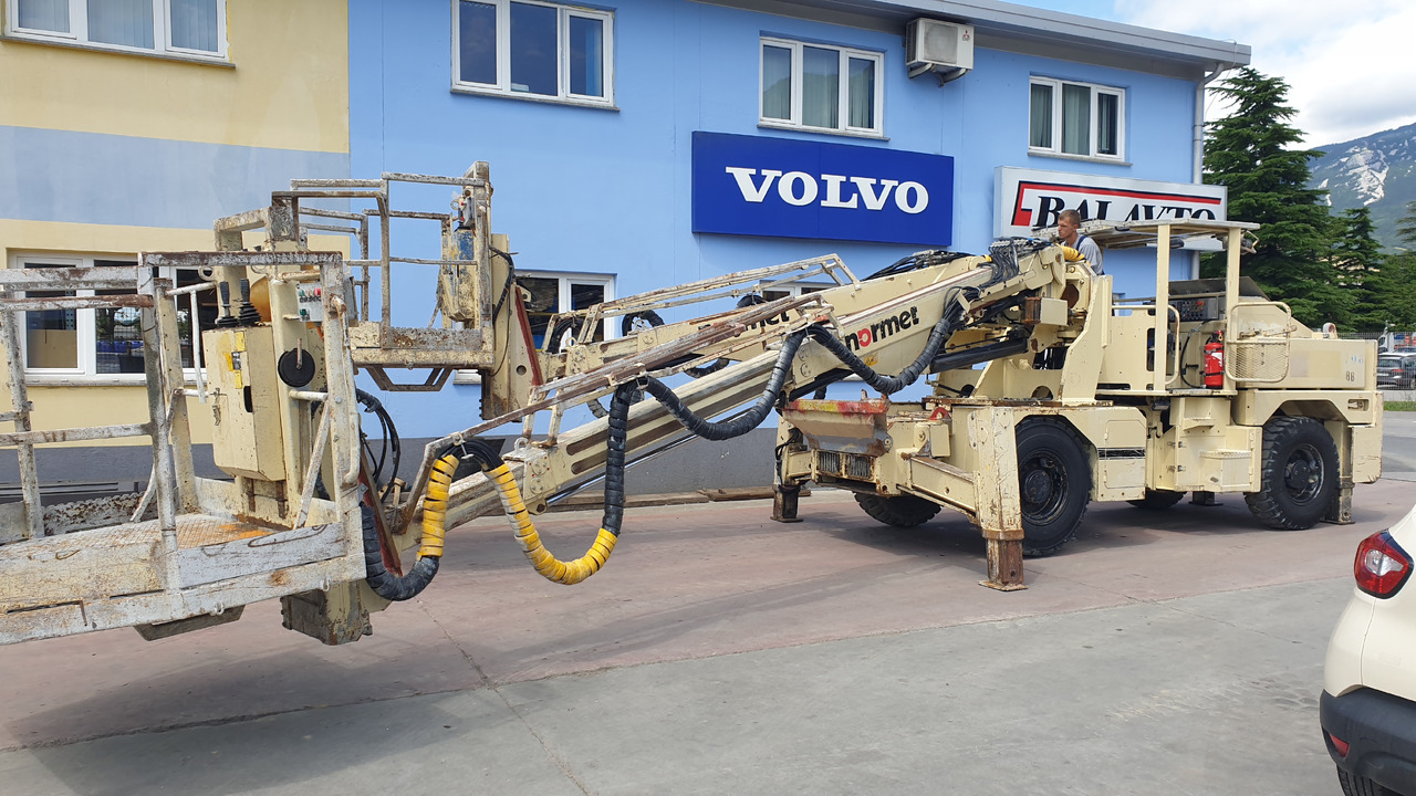 Normet Himec 9905 BT - Mijnbouw machine: afbeelding 5 Normet Himec 9905 BT - Mijnbouw machine: afbeelding 5