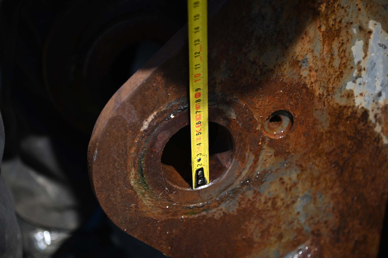 Voorladerbak TREVI BENNE loader bucket 2500 mm: afbeelding 11 Voorladerbak TREVI BENNE loader bucket 2500 mm: afbeelding 11