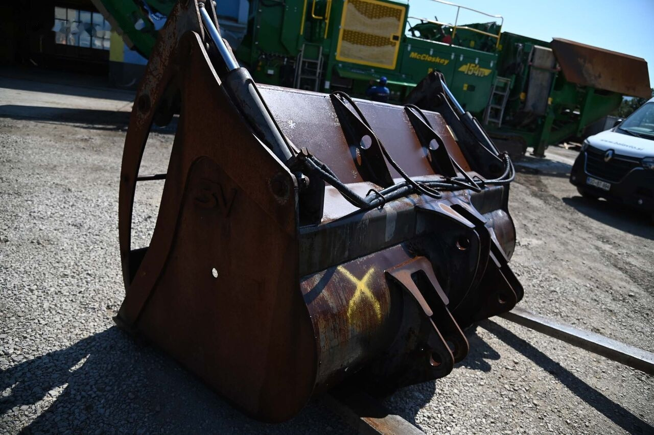 Trevi Benne loader bucket 2500 mm - Voorladerbak: afbeelding 4 Trevi Benne loader bucket 2500 mm - Voorladerbak: afbeelding 4