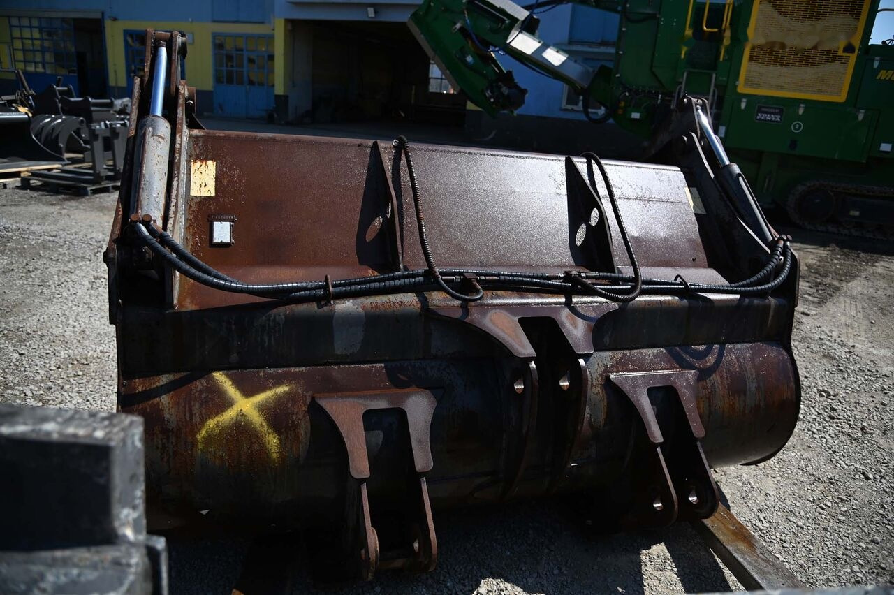Trevi Benne loader bucket 2500 mm - Voorladerbak: afbeelding 5 Trevi Benne loader bucket 2500 mm - Voorladerbak: afbeelding 5