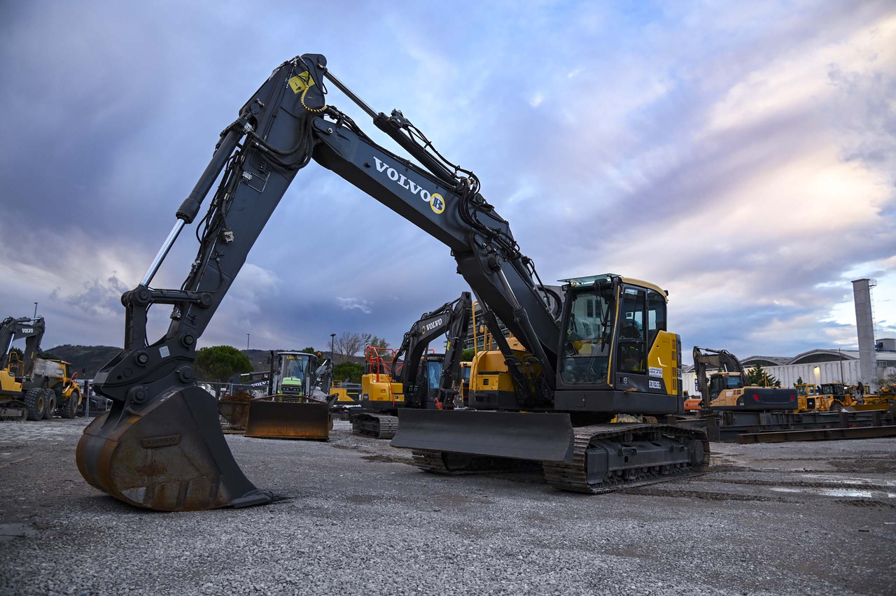 Volvo ECR235EL - Rupsgraafmachine: afbeelding 1 Volvo ECR235EL - Rupsgraafmachine: afbeelding 1