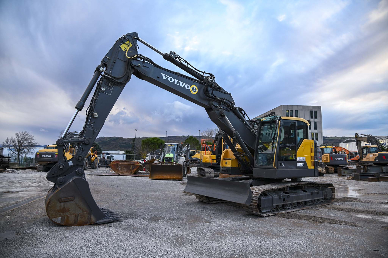 Volvo ECR235EL - Rupsgraafmachine: afbeelding 2 Volvo ECR235EL - Rupsgraafmachine: afbeelding 2