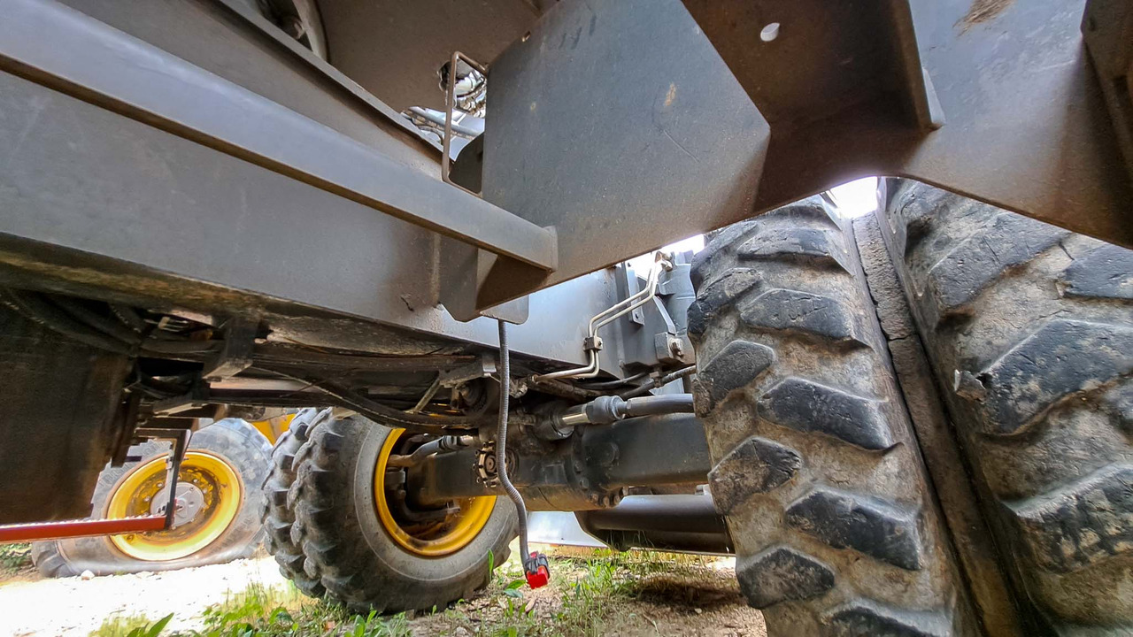 Volvo rear axle 14590304 Volvo EWR150E, EW160D, EW160E, EW180E, EW140E, EWR170E, EW200E MH, EW180D, EW160C, EW180C - Achterass voor Graafmachine: afbeelding 1 Volvo rear axle 14590304 Volvo EWR150E, EW160D, EW160E, EW180E, EW140E, EWR170E, EW200E MH, EW180D, EW160C, EW180C - Achterass voor Graafmachine: afbeelding 1