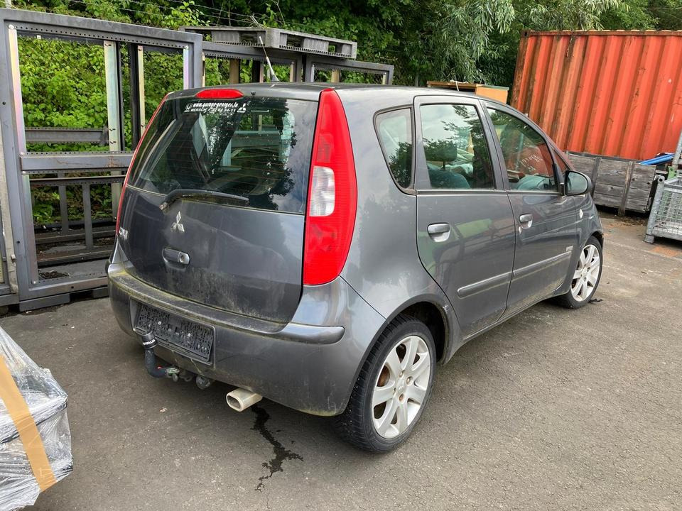 Mitsubishi Colt Unfallfahrzeug - Personenwagen: afbeelding 2 Mitsubishi Colt Unfallfahrzeug - Personenwagen: afbeelding 2