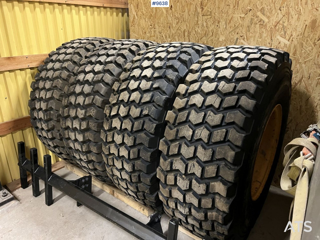 4 Nokian 20.5R25 tires on rims - Complete wiel voor Bouwmachine: afbeelding 1 4 Nokian 20.5R25 tires on rims - Complete wiel voor Bouwmachine: afbeelding 1