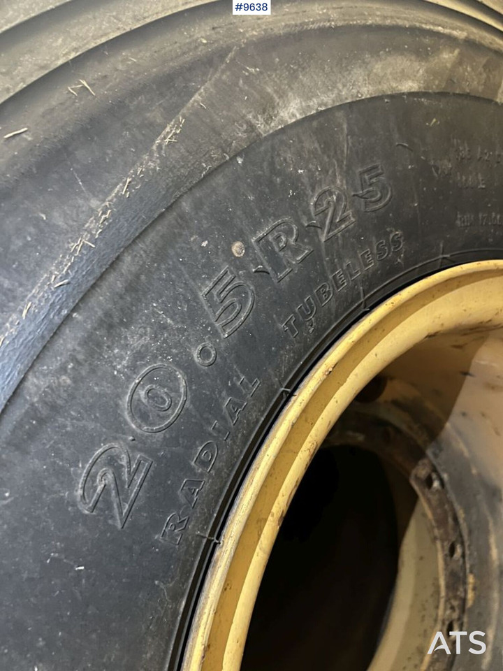 4 Nokian 20.5R25 tires on rims - Complete wiel voor Bouwmachine: afbeelding 4 4 Nokian 20.5R25 tires on rims - Complete wiel voor Bouwmachine: afbeelding 4