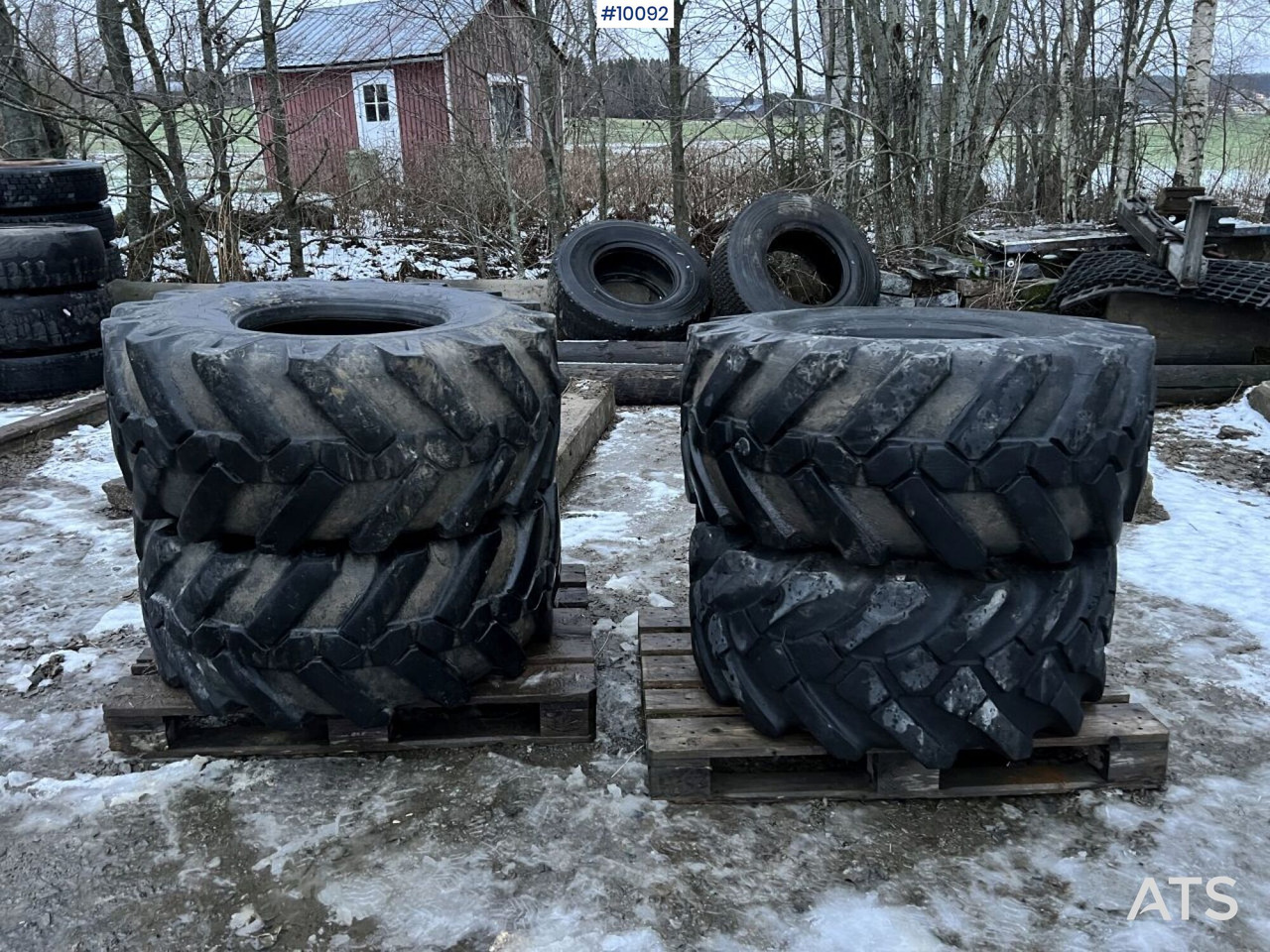 4pcs 18R19.5 Michelin tires on rims - Band voor Bouwmachine: afbeelding 1 4pcs 18R19.5 Michelin tires on rims - Band voor Bouwmachine: afbeelding 1