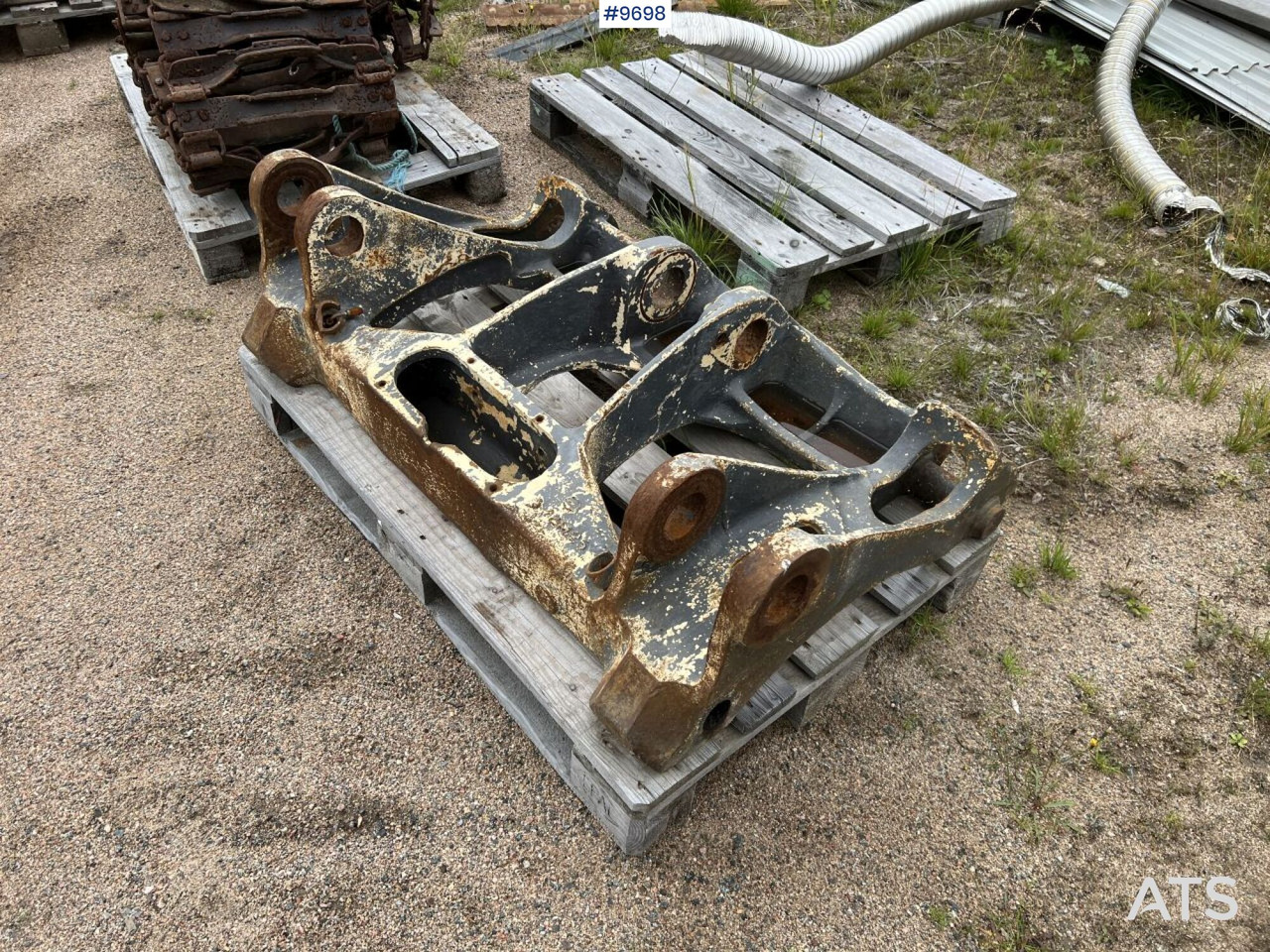 Volvo bracket - Aanbouwdeel: afbeelding 2 Volvo bracket - Aanbouwdeel: afbeelding 2