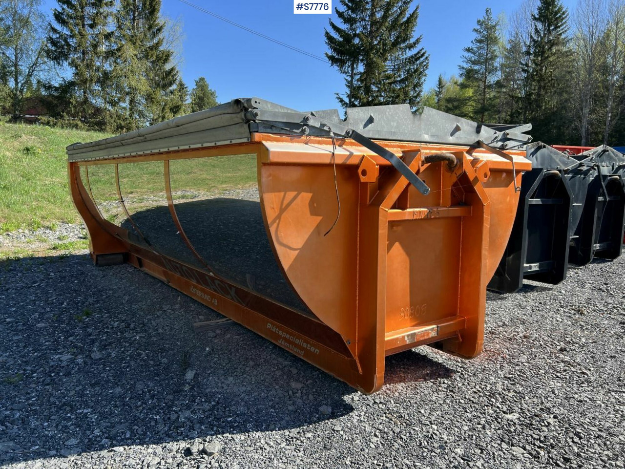 Balticum Frinab LV-13,5 Asphalt flatbed - Haakarm container: afbeelding 1 Balticum Frinab LV-13,5 Asphalt flatbed - Haakarm container: afbeelding 1