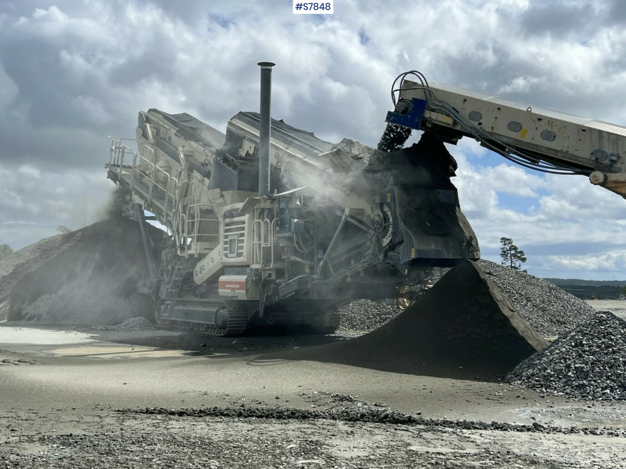 Crusher on tracks, Metso Lokotrack LT 330D (See video) - Breekinstallatie: afbeelding 2 Crusher on tracks, Metso Lokotrack LT 330D (See video) - Breekinstallatie: afbeelding 2