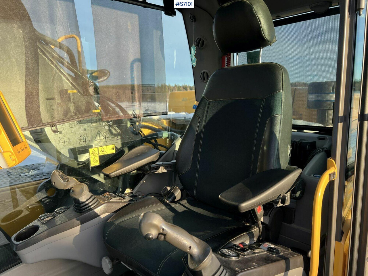 Excavator Volvo EC250DL - Rupsgraafmachine: afbeelding 4 Excavator Volvo EC250DL - Rupsgraafmachine: afbeelding 4