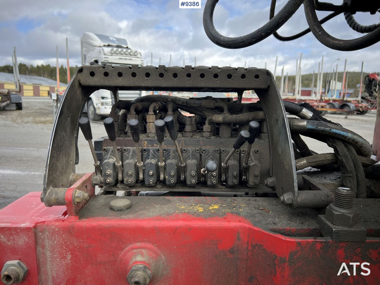 HIAB LOGLIFT F108 ST 96 Timber crane / logging crane - Autolaadkraan: afbeelding 5 HIAB LOGLIFT F108 ST 96 Timber crane / logging crane - Autolaadkraan: afbeelding 5
