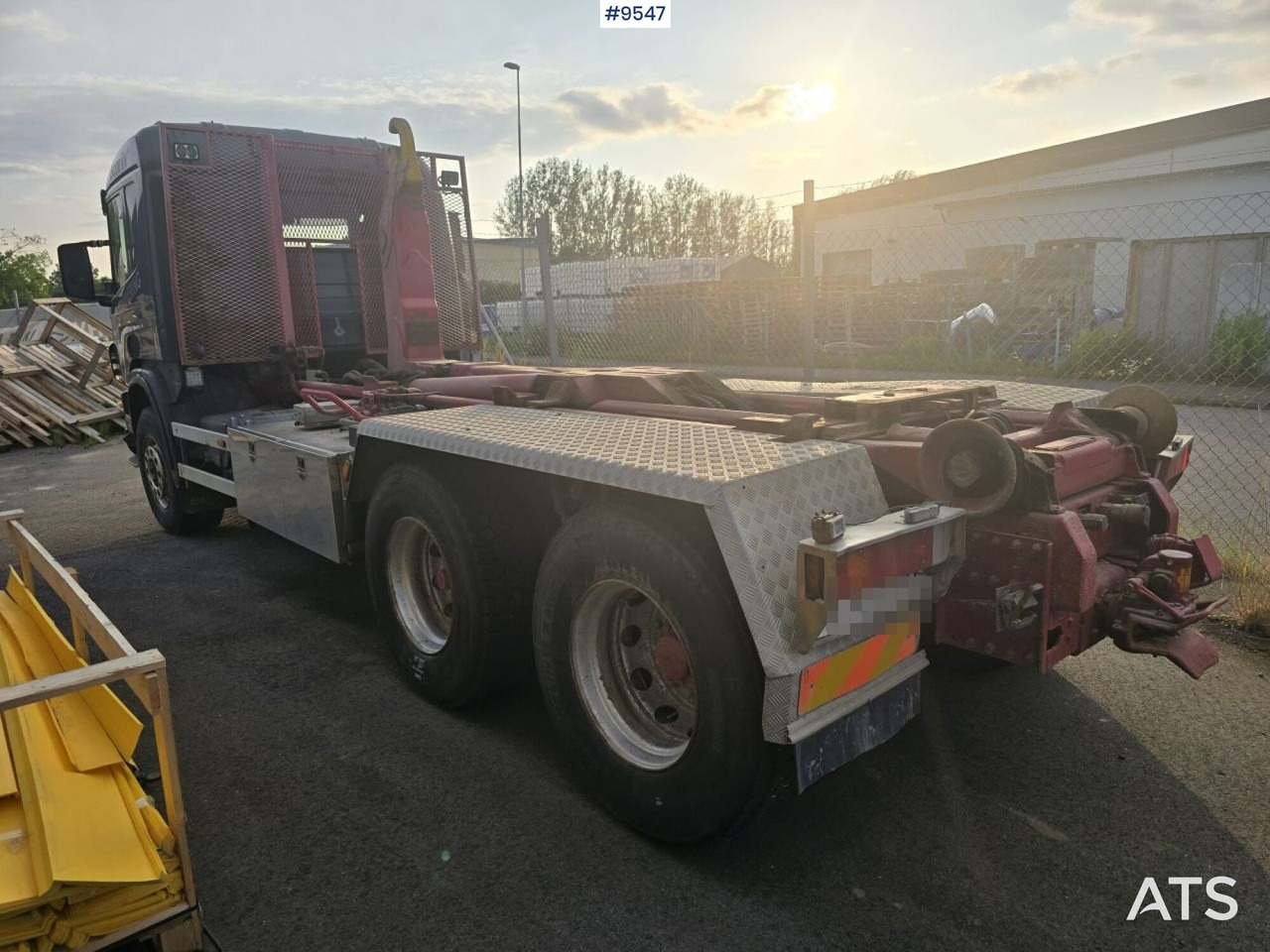 Hooklift Truck Scania P124 6x2 - Haakarmsysteem vrachtwagen: afbeelding 4 Hooklift Truck Scania P124 6x2 - Haakarmsysteem vrachtwagen: afbeelding 4