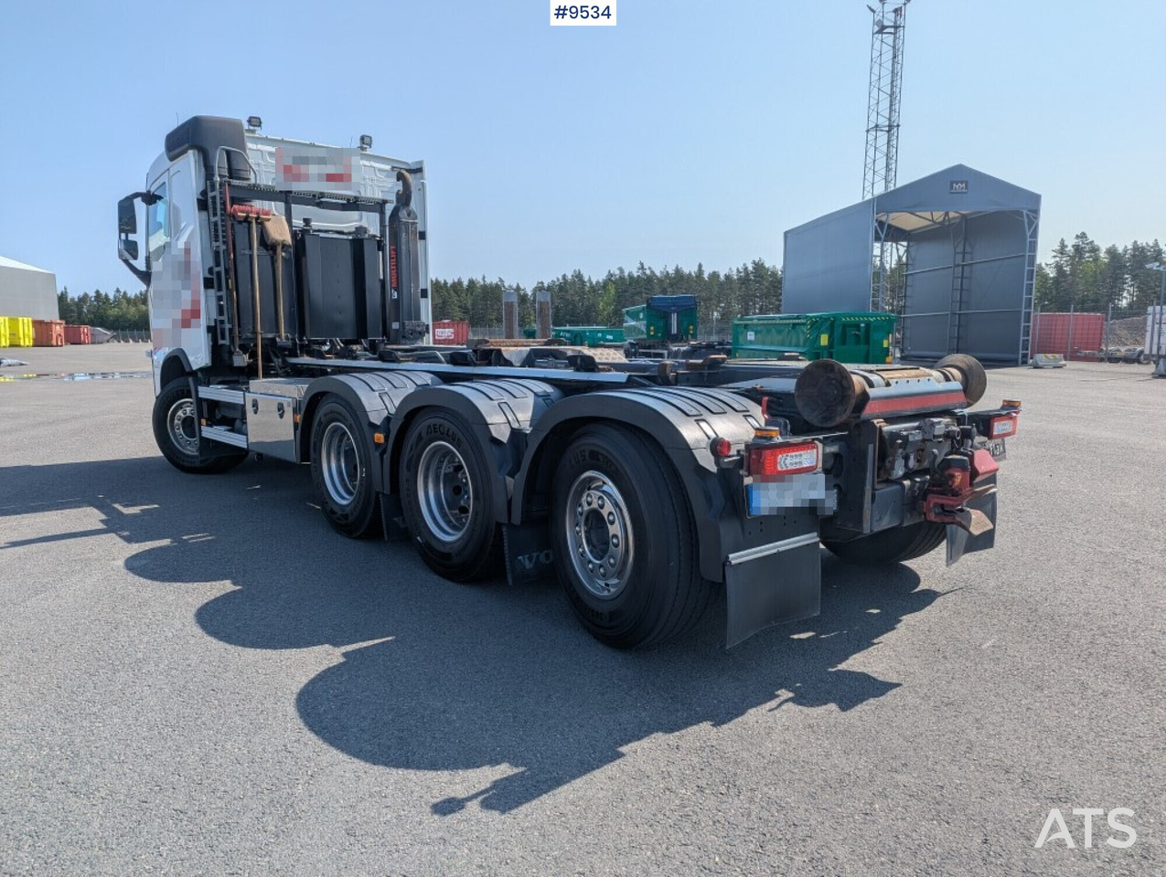 Hooklift Truck Volvo FH540 8x4 (SEE VIDEO) - Haakarmsysteem vrachtwagen: afbeelding 4 Hooklift Truck Volvo FH540 8x4 (SEE VIDEO) - Haakarmsysteem vrachtwagen: afbeelding 4