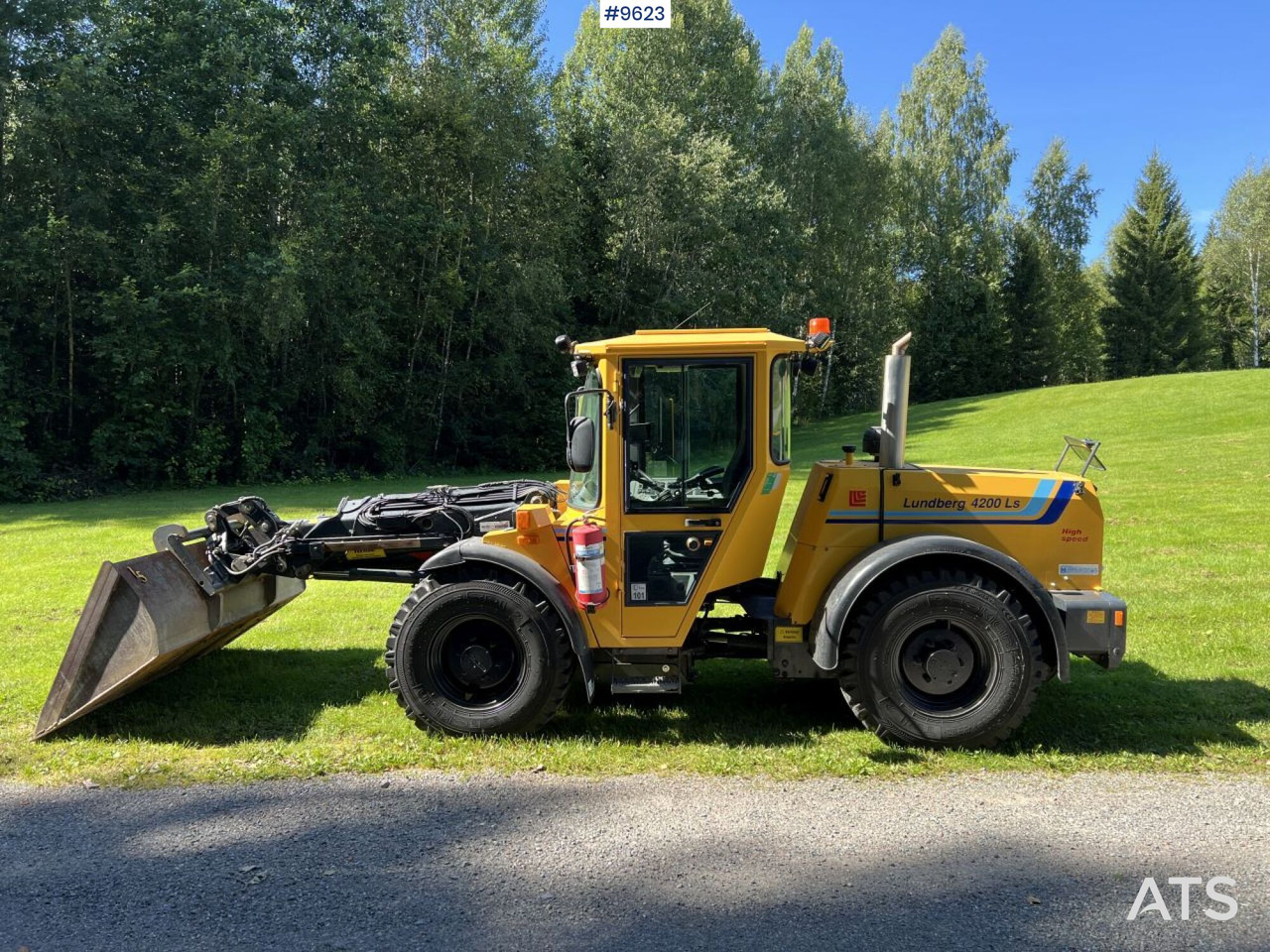 Lundberg 4200 LS wheel loader with attachments - Wiellader: afbeelding 1 Lundberg 4200 LS wheel loader with attachments - Wiellader: afbeelding 1