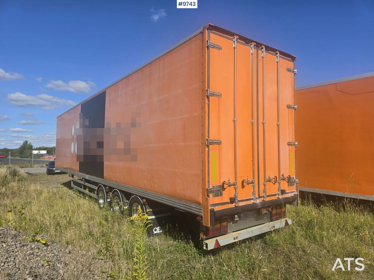 Trailer Ekeri Openable right side - Gesloten oplegger: afbeelding 2 Trailer Ekeri Openable right side - Gesloten oplegger: afbeelding 2