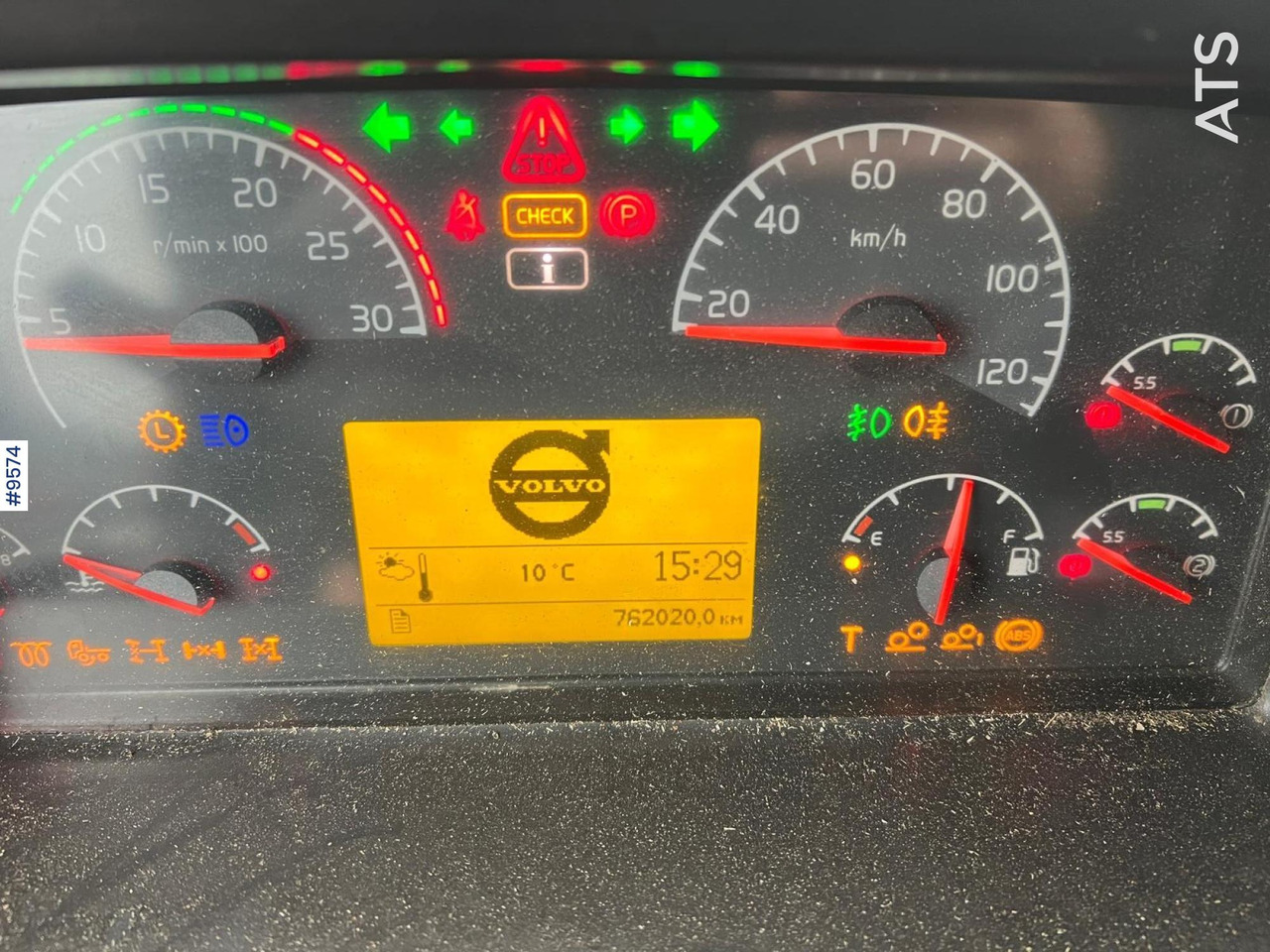 Vrachtwagen met open laadbak Volvo FH 520 6X4 Quick lock with flatbed: afbeelding 15 Vrachtwagen met open laadbak Volvo FH 520 6X4 Quick lock with flatbed: afbeelding 15