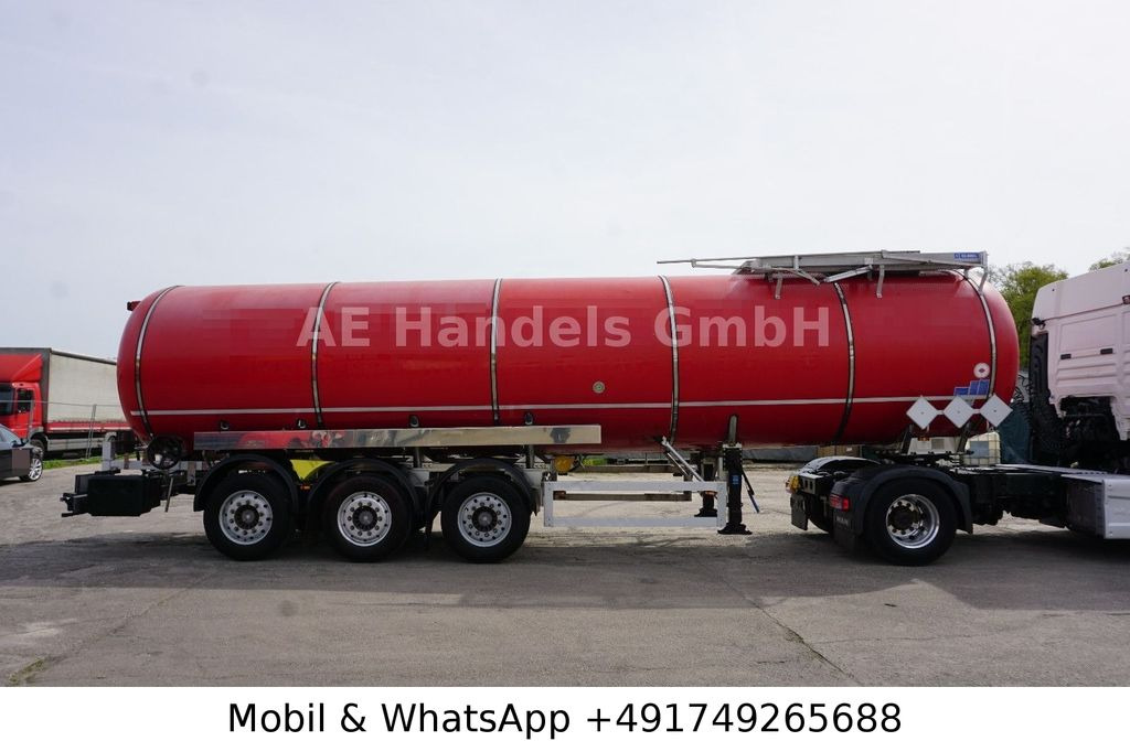 Feldbinder TSA 32.3 Aluminium Bitumen*ADR/32.000Ltr./3-Axle - Tankoplegger: afbeelding 2 Feldbinder TSA 32.3 Aluminium Bitumen*ADR/32.000Ltr./3-Axle - Tankoplegger: afbeelding 2