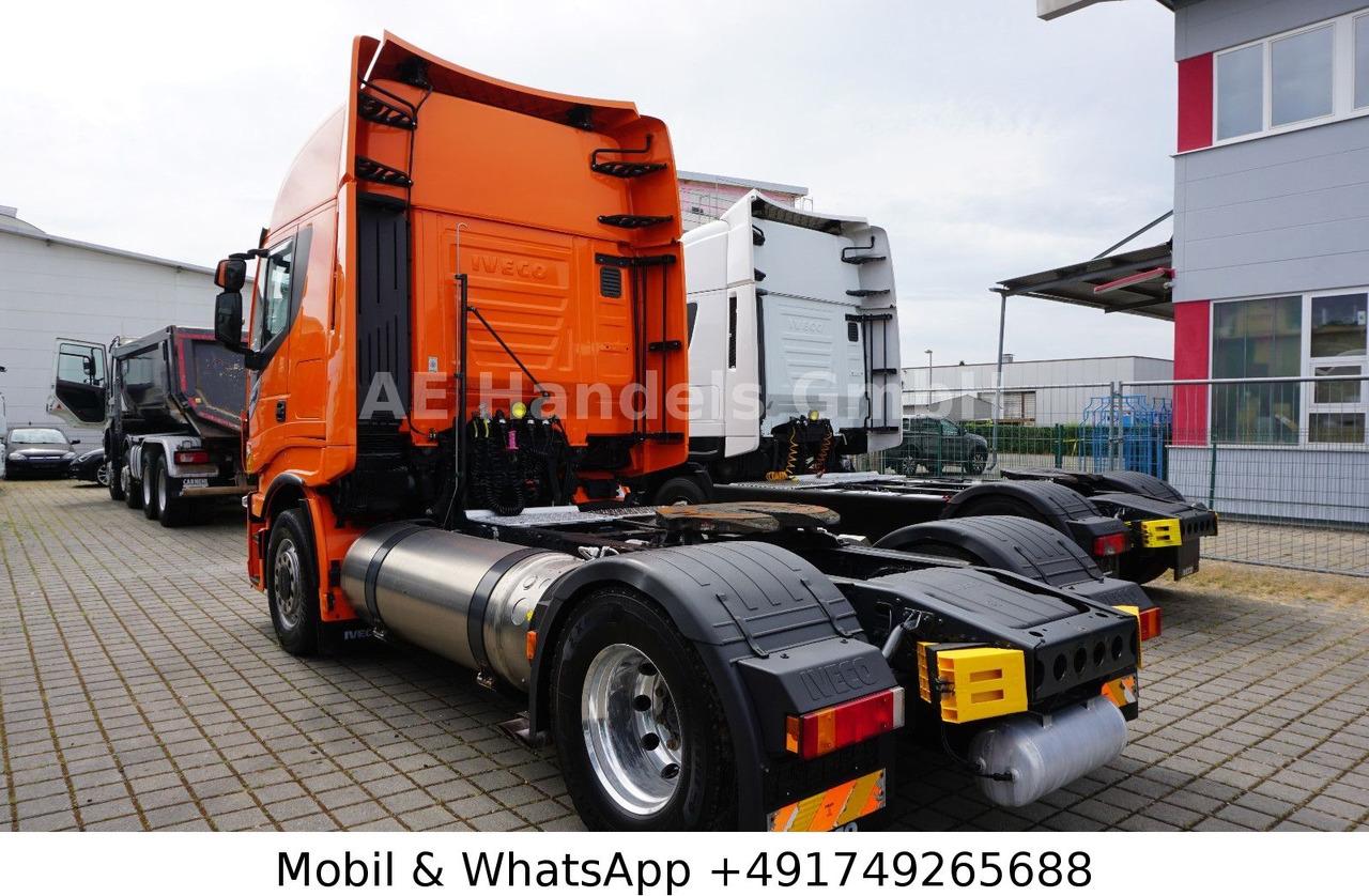 Iveco Stralis NP 400 Hi-Way BL LNG*Retarder/Standklima - Trekker: afbeelding 4 Iveco Stralis NP 400 Hi-Way BL LNG*Retarder/Standklima - Trekker: afbeelding 4