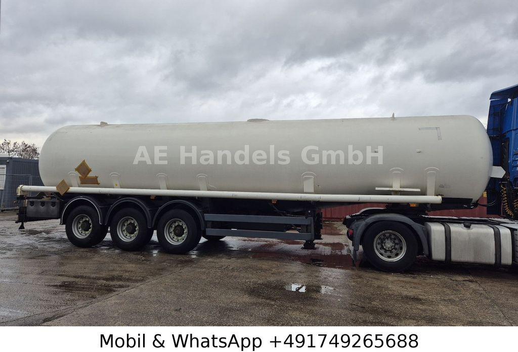 Willig *ADR/40.000Liter/Kerosin/Diesel/Benzin Willig *ADR/40.000Liter/Kerosin/Diesel/Benzin - Tankoplegger: afbeelding 2 Willig *ADR/40.000Liter/Kerosin/Diesel/Benzin Willig *ADR/40.000Liter/Kerosin/Diesel/Benzin - Tankoplegger: afbeelding 2