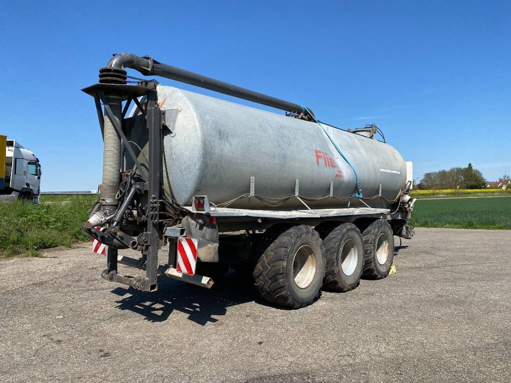 Fliegl WFG10100/Châssis Porteur-Citerne 24000Litres - Landbouwaanhanger: afbeelding 4 Fliegl WFG10100/Châssis Porteur-Citerne 24000Litres - Landbouwaanhanger: afbeelding 4
