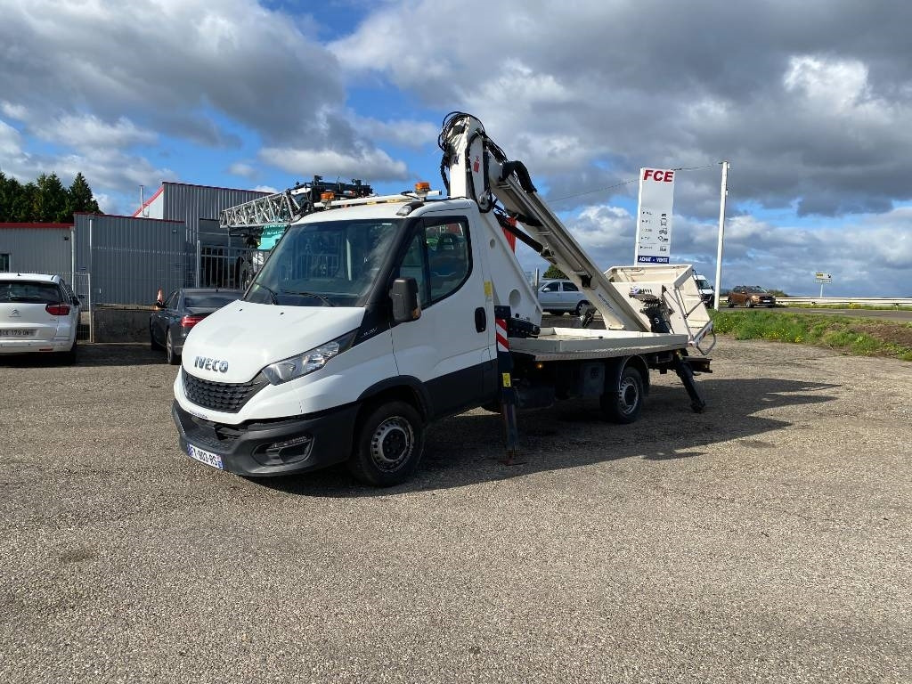 Iveco DAILY 35-140S / 2.3 Multijet 136-OIL&STEEL - Vrachtwagen hoogwerker: afbeelding 2 Iveco DAILY 35-140S / 2.3 Multijet 136-OIL&STEEL - Vrachtwagen hoogwerker: afbeelding 2