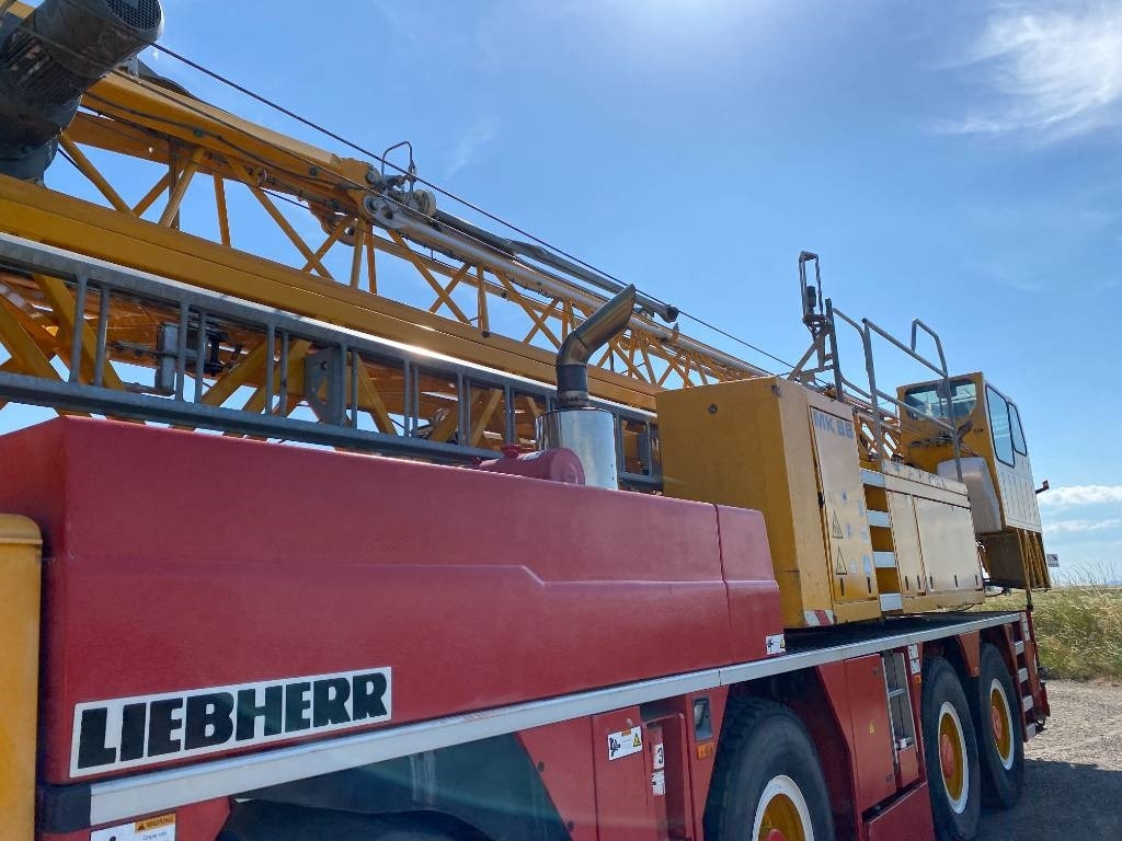Mobiele kraan Liebherr MK 88 Certificat CE / 1er Main endommagée: afbeelding 23