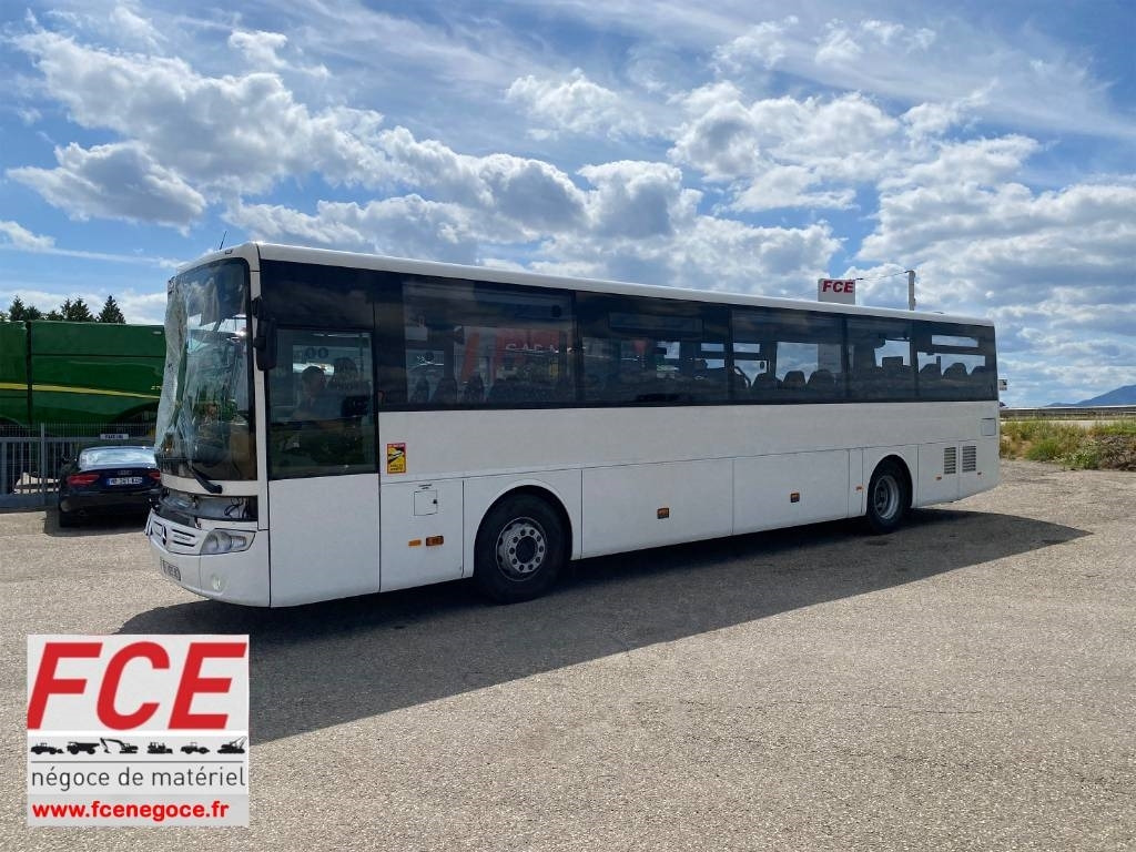 Mercedes-Benz INTOURO Court 220Kws/Boite Manuelle endommagé - Streekbus: afbeelding 1 Mercedes-Benz INTOURO Court 220Kws/Boite Manuelle endommagé - Streekbus: afbeelding 1