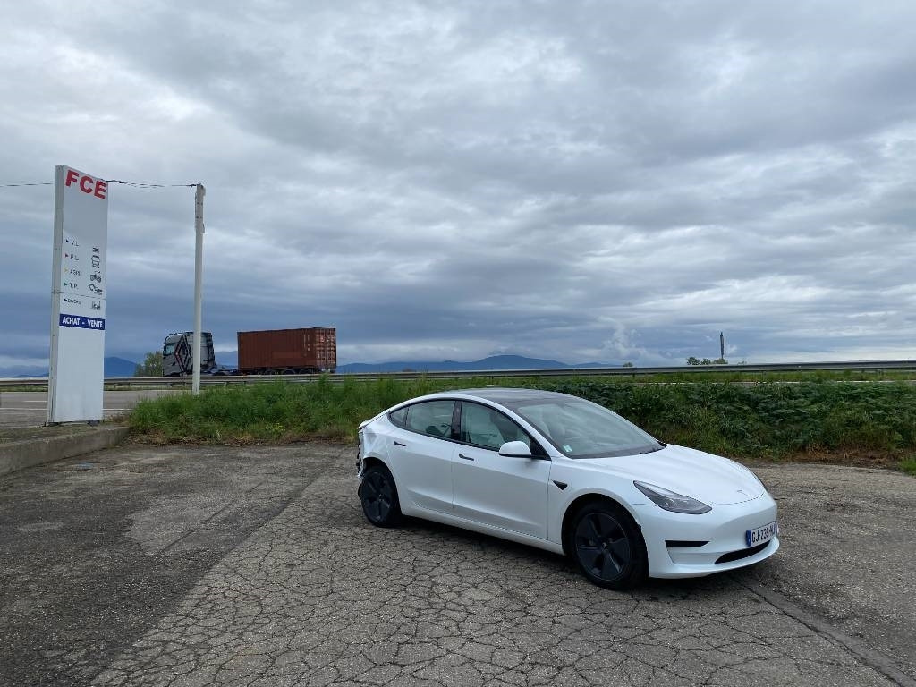 Tesla MODEL 3 5YJ3 - Rwd-Carte Grise Française endommagé - Personenwagen: afbeelding 3 Tesla MODEL 3 5YJ3 - Rwd-Carte Grise Française endommagé - Personenwagen: afbeelding 3