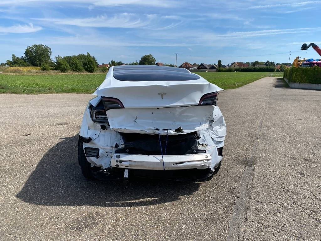 Tesla Model Y RWD / Origine Française endommagée - Personenwagen: afbeelding 5 Tesla Model Y RWD / Origine Française endommagée - Personenwagen: afbeelding 5