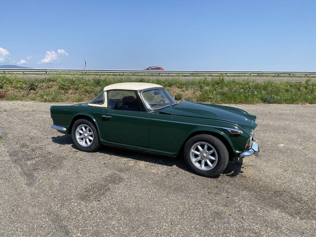 Triumph TR4-A + Hard Top / OldTimer endommagé - Personenwagen: afbeelding 3 Triumph TR4-A + Hard Top / OldTimer endommagé - Personenwagen: afbeelding 3