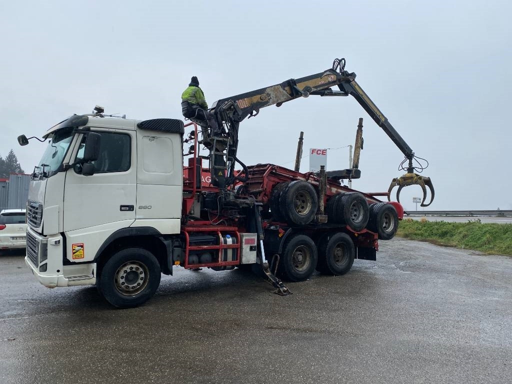 Volvo FH 660 RETARDER /DIEBOLT D2887 2017 endommagé - Houttransport: afbeelding 2 Volvo FH 660 RETARDER /DIEBOLT D2887 2017 endommagé - Houttransport: afbeelding 2