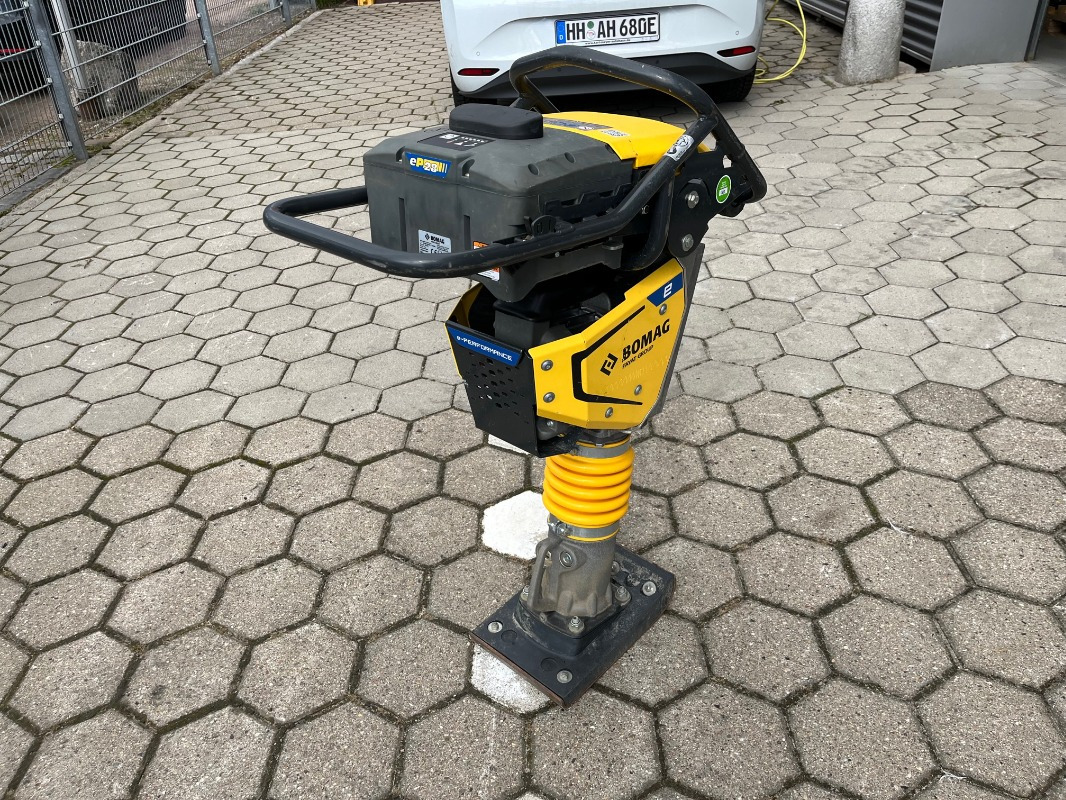 Bomag BT60E - Bouwmachine: afbeelding 2 Bomag BT60E - Bouwmachine: afbeelding 2
