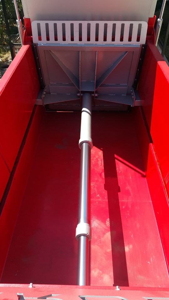 TARGET 5 TON HYDRAULIC PUSH MANURE SPREADER - Mestverspreider: afbeelding 3 TARGET 5 TON HYDRAULIC PUSH MANURE SPREADER - Mestverspreider: afbeelding 3