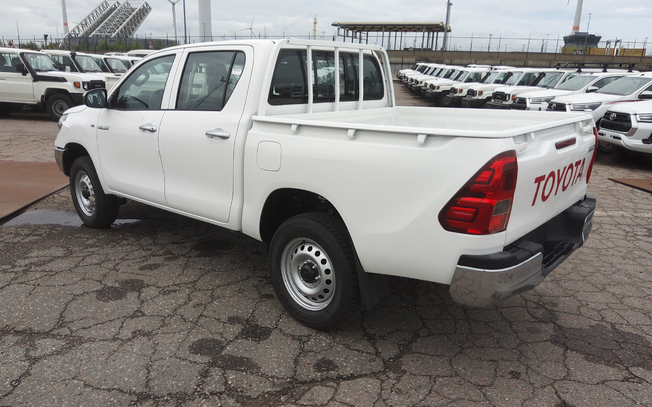 Toyota Hilux / Revo Pick-up double cabin pack security 2.4L Turbo Diesel Manual - Pick-up: afbeelding 4 Toyota Hilux / Revo Pick-up double cabin pack security 2.4L Turbo Diesel Manual - Pick-up: afbeelding 4