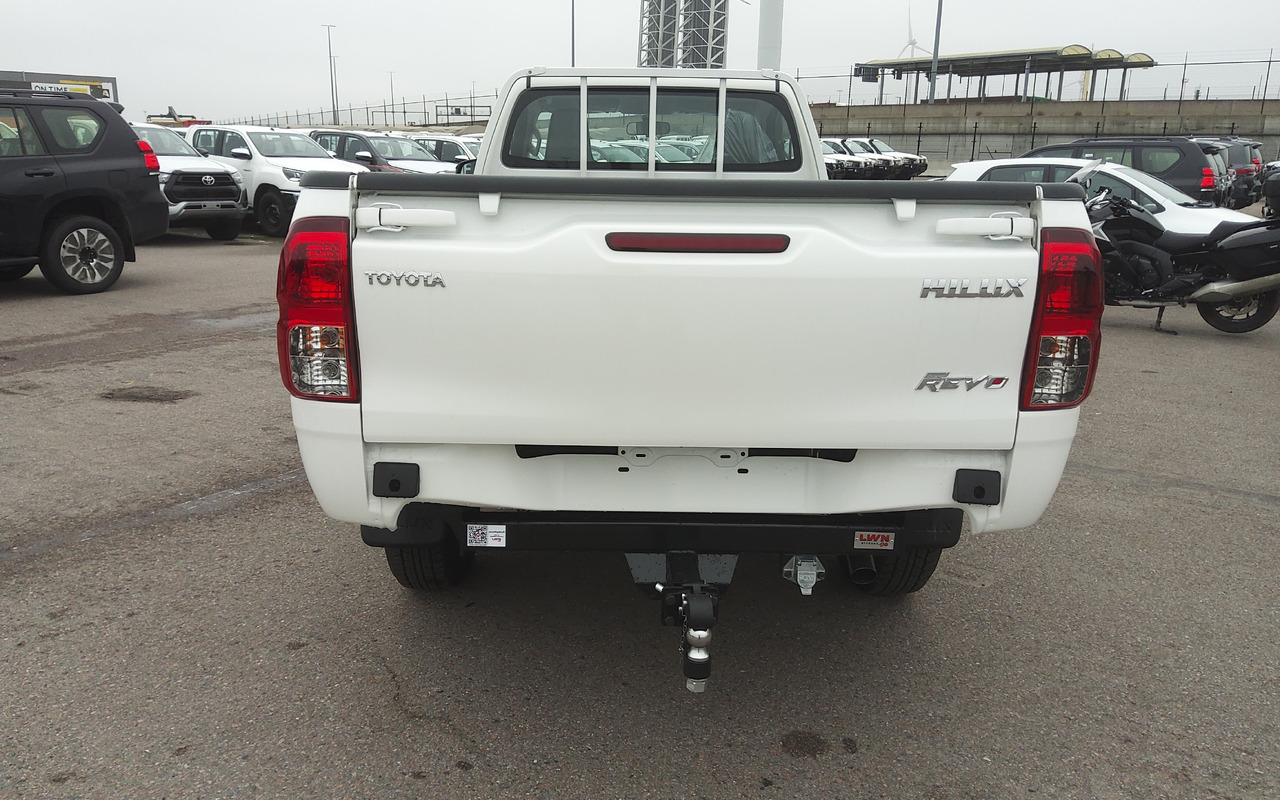 Toyota Hilux / Revo RHD Pick-up single Cab 2.8L Diesel Manual - Pick-up: afbeelding 5 Toyota Hilux / Revo RHD Pick-up single Cab 2.8L Diesel Manual - Pick-up: afbeelding 5