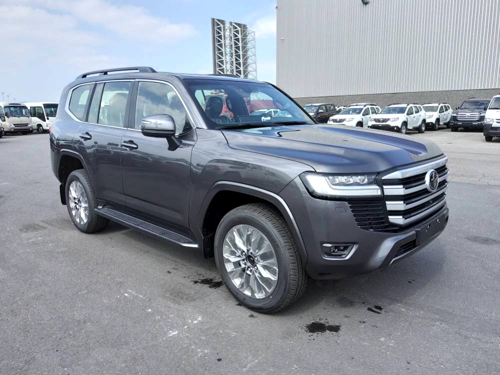 Toyota Land Cruiser 300 V6 VXR ZX 7 SEATERS / PLACES 3.5L Petrol Automatic AEOB - Personenwagen: afbeelding 3 Toyota Land Cruiser 300 V6 VXR ZX 7 SEATERS / PLACES 3.5L Petrol Automatic AEOB - Personenwagen: afbeelding 3