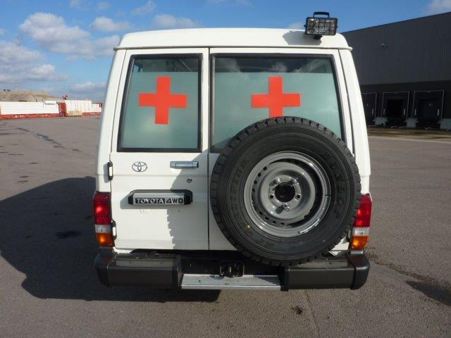Toyota Land Cruiser 78 Metal top hzj 78 ambulance 4.2L Diesel Manual - Personenwagen: afbeelding 3 Toyota Land Cruiser 78 Metal top hzj 78 ambulance 4.2L Diesel Manual - Personenwagen: afbeelding 3