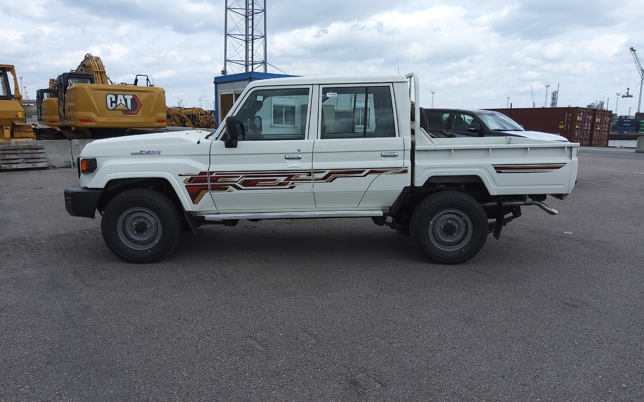 Toyota Toyota Land cruiser 79 grj double cabin 4.0L Petrol Manual 5 SEATS/PLACES - Pick-up: afbeelding 5 Toyota Toyota Land cruiser 79 grj double cabin 4.0L Petrol Manual 5 SEATS/PLACES - Pick-up: afbeelding 5