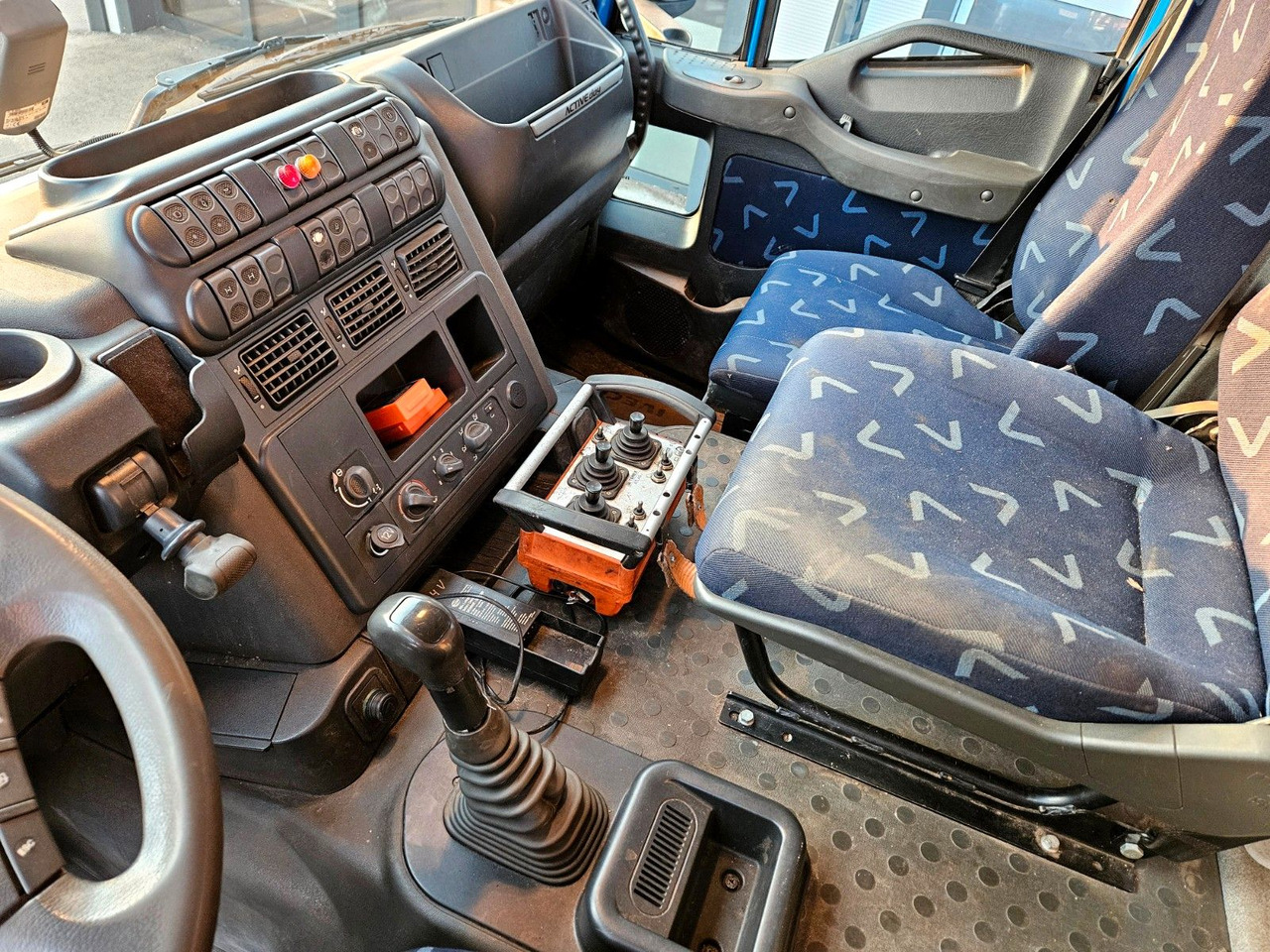 Kipper vrachtwagen, Kraanwagen Iveco Trakker 190T33 4x4 Euro5 Kran Atlas 120.2E Funk: afbeelding 17