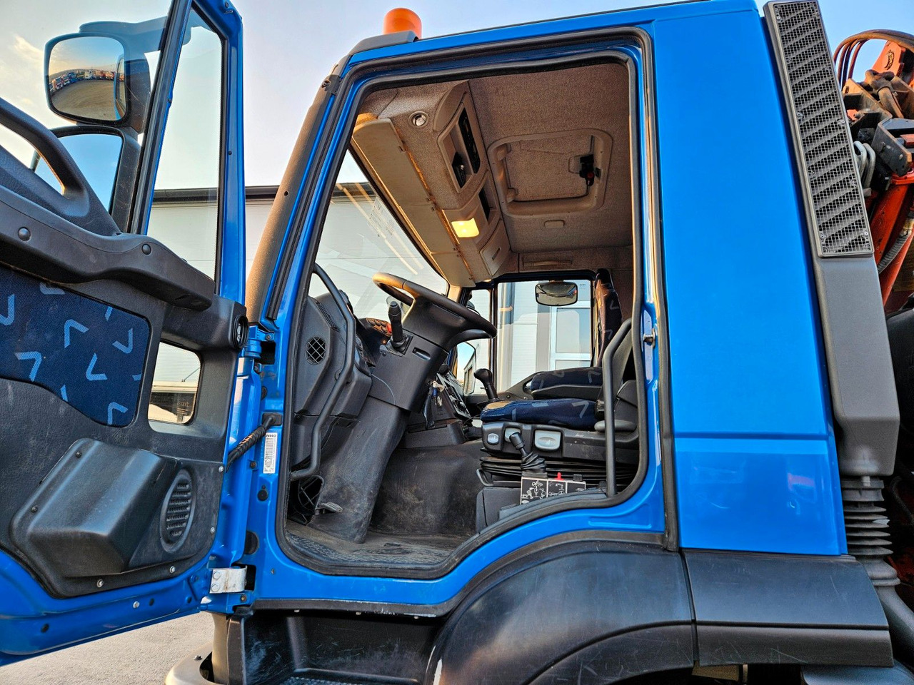 Kipper vrachtwagen, Kraanwagen Iveco Trakker 190T33 4x4 Euro5 Kran Atlas 120.2E Funk: afbeelding 16