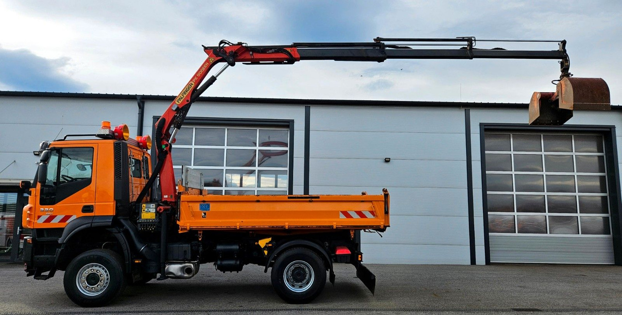 Iveco Trakker 190T33 4x4 Euro5 Kran Palfinger Funk - Kipper vrachtwagen, Kraanwagen: afbeelding 2 Iveco Trakker 190T33 4x4 Euro5 Kran Palfinger Funk - Kipper vrachtwagen, Kraanwagen: afbeelding 2