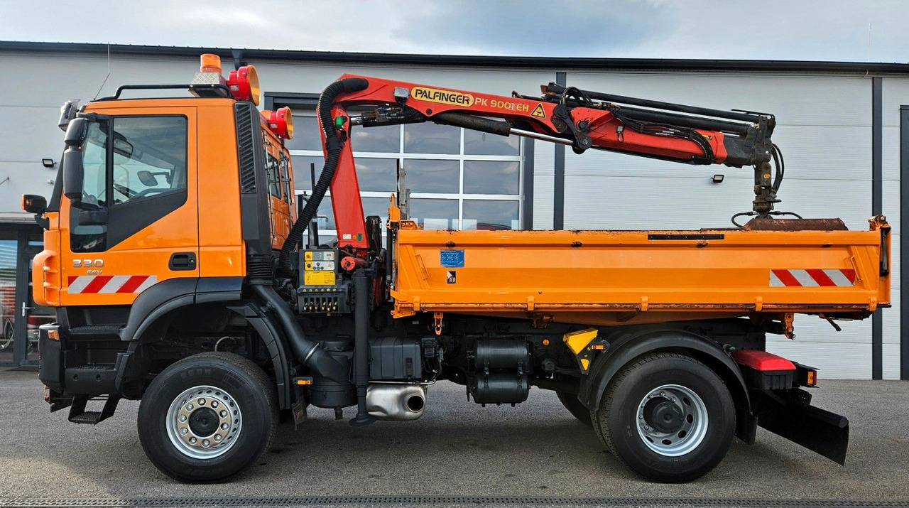 Iveco Trakker 190T33 4x4 Euro5 Kran Palfinger Funk - Kipper vrachtwagen, Kraanwagen: afbeelding 5 Iveco Trakker 190T33 4x4 Euro5 Kran Palfinger Funk - Kipper vrachtwagen, Kraanwagen: afbeelding 5