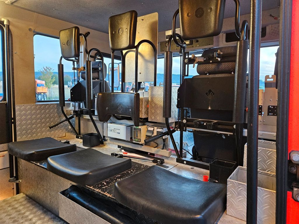 Brandweerwagen MAN 14.224 L80 4x4 Feuerwehr LF16 Ziegler MAN 14.224 L80 4x4 Feuerwehr LF16 Ziegler: afbeelding 15 Brandweerwagen MAN 14.224 L80 4x4 Feuerwehr LF16 Ziegler MAN 14.224 L80 4x4 Feuerwehr LF16 Ziegler: afbeelding 15