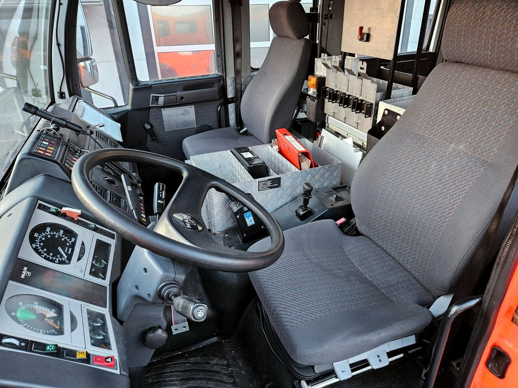 Brandweerwagen MAN 14.224 L80 4x4 Feuerwehr LF16 Ziegler MAN 14.224 L80 4x4 Feuerwehr LF16 Ziegler: afbeelding 10 Brandweerwagen MAN 14.224 L80 4x4 Feuerwehr LF16 Ziegler MAN 14.224 L80 4x4 Feuerwehr LF16 Ziegler: afbeelding 10