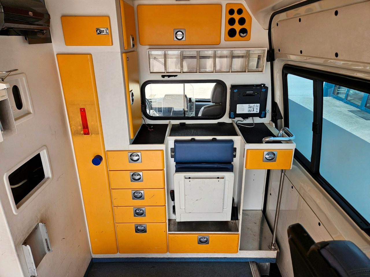 Ambulance Volkswagen CRAFTER TDI Ambulance RTW L2H2 DLOUHY: afbeelding 17