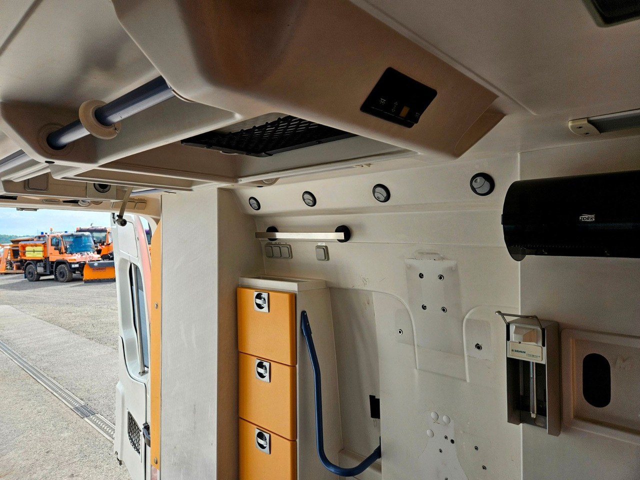 Ambulance Volkswagen CRAFTER TDI Ambulance RTW L2H2 DLOUHY: afbeelding 19