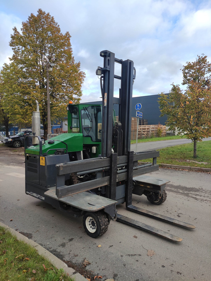 Combilift C4500 - Zijlader: afbeelding 2 Combilift C4500 - Zijlader: afbeelding 2