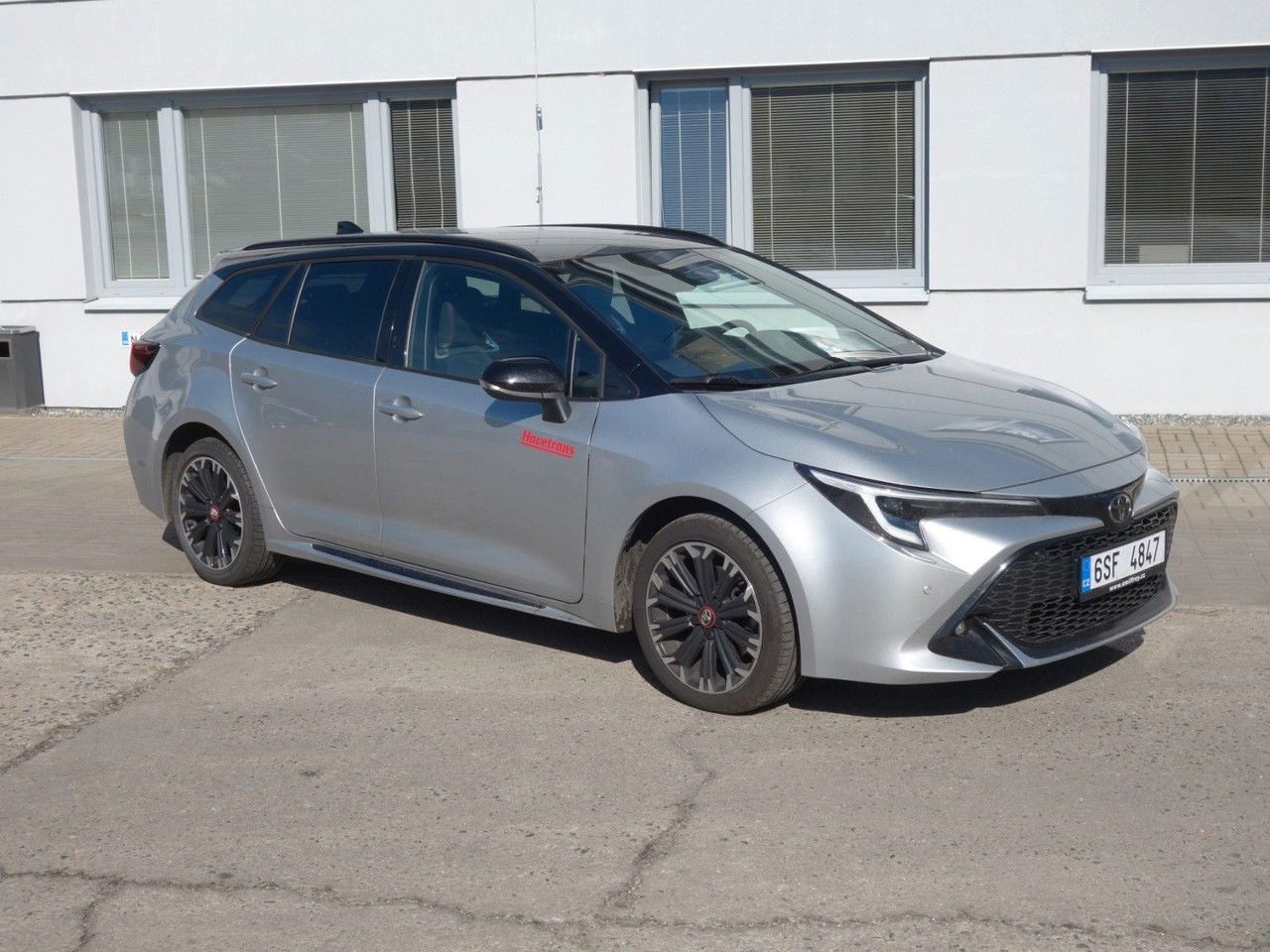 Toyota Corolla Touring 2,0 Hybrid GR Sport - Stationwagen: afbeelding 3 Toyota Corolla Touring 2,0 Hybrid GR Sport - Stationwagen: afbeelding 3