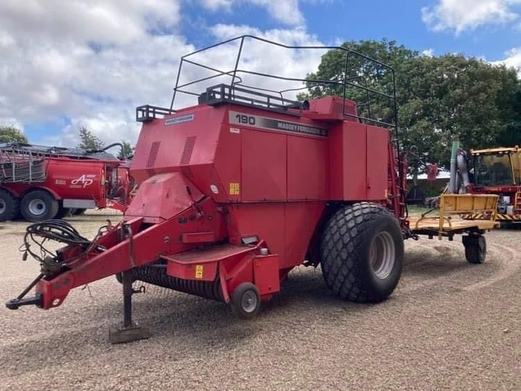 Massey Ferguson LB190 Fieldstar *** m. parkland ballevogn *** - Vierkante balenpers: afbeelding 1 Massey Ferguson LB190 Fieldstar *** m. parkland ballevogn *** - Vierkante balenpers: afbeelding 1